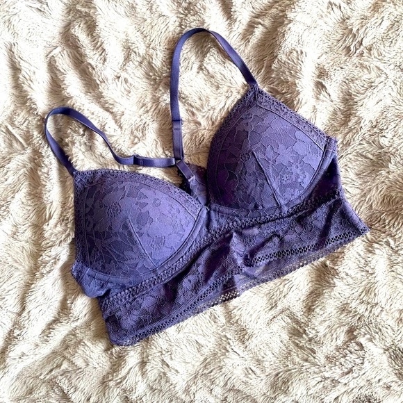 VS | Lace Bralette - Picture 1 of 2